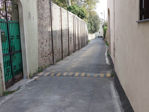 Savona, riaperta via Chiabrera: era stata chiusa per i lavori sul muro pericolante (FOTO)
