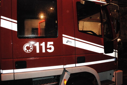Principio di incendio a un camion sulla A6: sul posto i vigili del fuoco