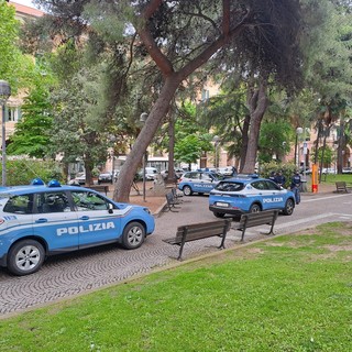 Savona, controlli della Polizia di Stato: segnalate due persone per spaccio di droga e ubriachezza molesta