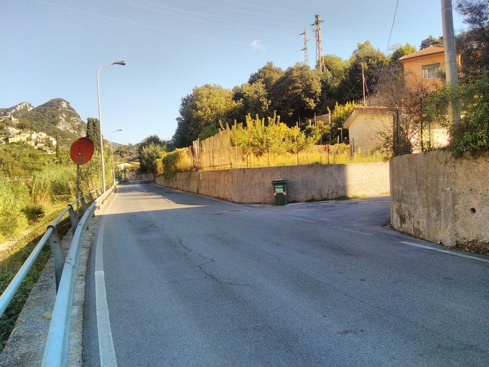 Il grido degli abitanti di via Aquila a Finale Ligure: “Ci sentiamo dimenticati” (FOTOgallery)