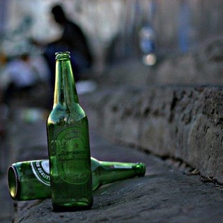 Alcolismo in aumento tra gli anziani del Ponente Ligure. I parenti: &quot;Non vendete più alcool a queste persone&quot;