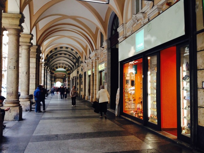 Savona, ordinanza restrittiva contro i bisogni dei cani in centro. Sindaco Caprioglio: “Verrà rispettato il decoro della città”