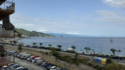 Noli, all'asta due alloggi di pregio con splendida vista sul Golfo dell'Isola