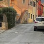 Albenga, nuovo asfalto in via Cavour nella frazione di Campochiesa