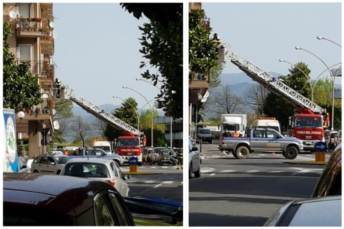 Albenga, donna cade in casa in via Patrioti, intervento dei vigili del fuoco (FOTO)