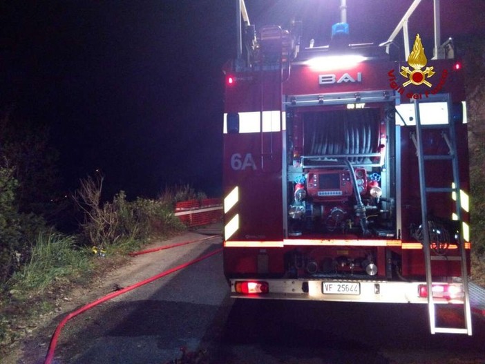 Osiglia, incendio boschivo in località Ronchi