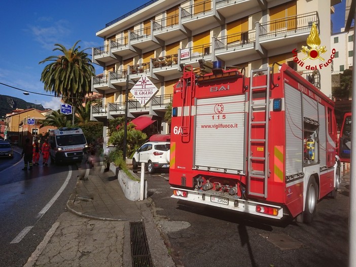 Finale Ligure, anziana cade in casa: soccorsa