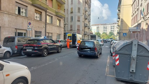 Savona, donna cade dal terzo piano, ricoverata in codice rosso all'ospedale Santa Corona