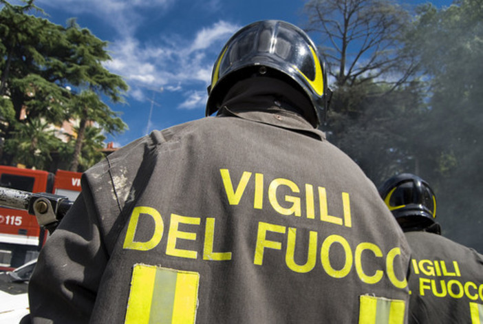 Bosco in fiamme a Dego, l'allarme in località Cucco: zona presidiata