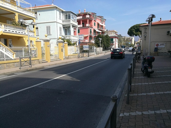 Pietra Ligure, scontro tra moto e auto: un codice giallo al Santa Corona