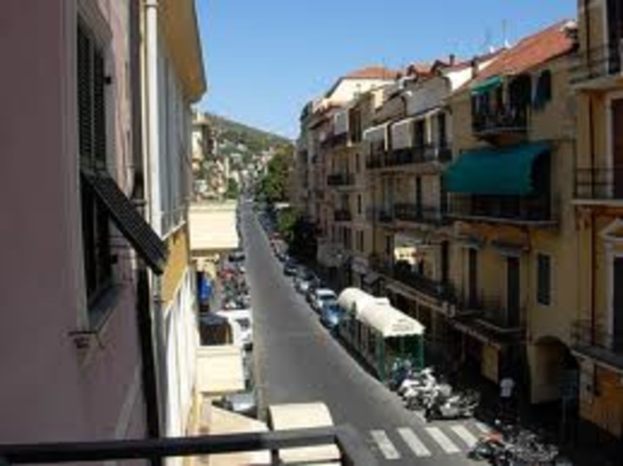 Alassio: scontro sui dehor di via Dante. Per Melgrati scelta contro il commercio