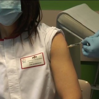 Coronavirus, vaccinazioni &quot;a tamburo battente&quot; in Liguria. Toti: &quot;Giornata record con oltre 14 mila dosi&quot;