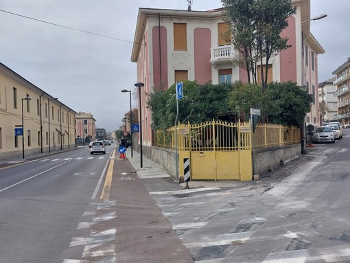 Lavori di via Nizza, il grido d'allarme di una residente: &quot;La mia abitazione continua ad avere danni, nessuno mi aiuta&quot;