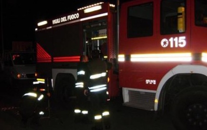 Borghetto: auto in fiamme nella notte, possibile dolo