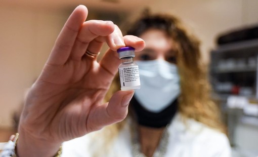 Prenotazione vaccini nelle farmacie del savonese, pochi intoppi. Zorgno (Ordine Farmacisti): &quot;Vaccinazioni anche per noi, battaglia vinta&quot;