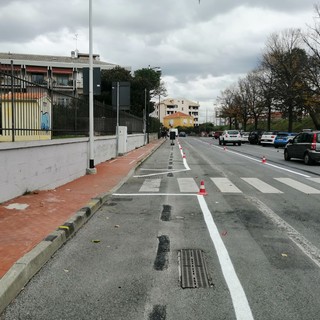 Albenga, nuovi parcheggi gratuiti in via XXV Aprile (FOTO)