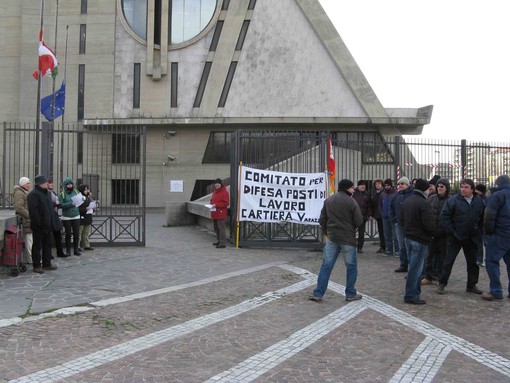 I lavoratori della Cartiera Verde di Varazze si appellano al giudice