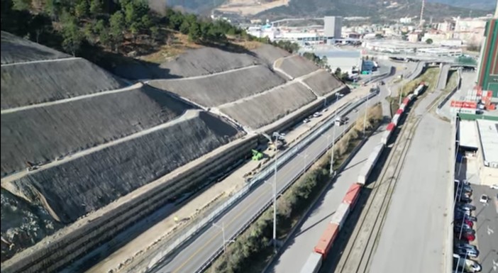 Ampliamento del parco ferroviario di Vado, conclusi i lavori di sbancamento del versante