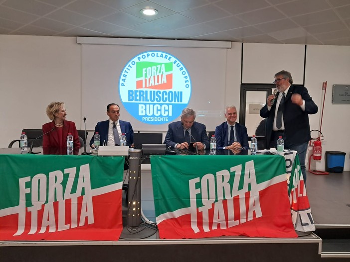 Regionali, Angelo Vaccarezza (FI) presenta il suo opuscolo: &quot;Ecco tutte le menzogne del centrosinistra&quot;