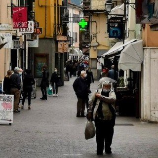 Cairo, obbligo mascherina nel centro storico esteso al 30 giugno