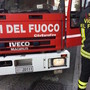 Varazze, albero cade su un'auto parcheggiata: intervento dei vigili del fuoco