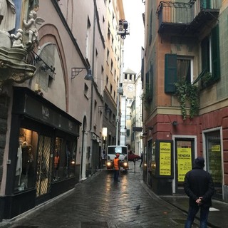 Savona: incendio in un appartamento di via Pia, vittima un cagnolino. I suoi padroni trasportati in ospedale in codice giallo