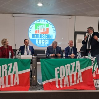 Regionali, Angelo Vaccarezza (FI) presenta il suo opuscolo: &quot;Ecco tutte le menzogne del centrosinistra&quot;