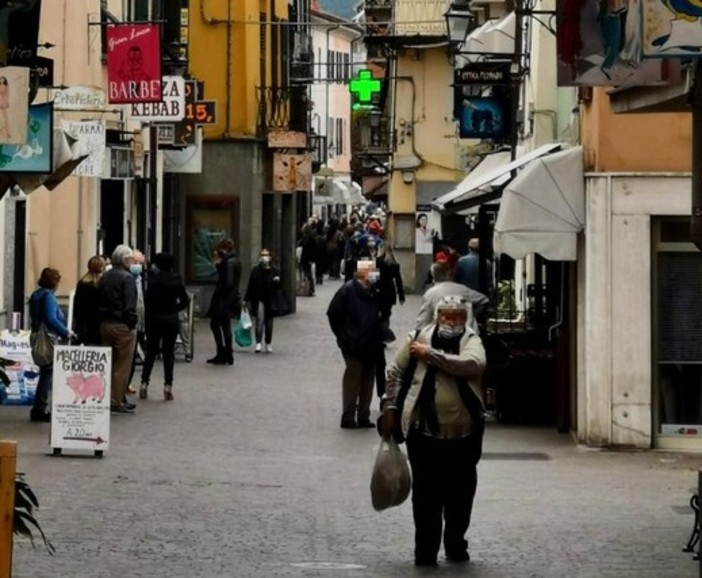 Cairo, obbligo mascherina nel centro storico esteso al 30 giugno