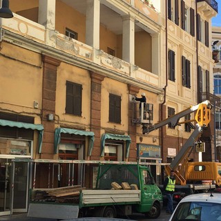 Savona intonaco pericolante in via Pietro Giuria, intervenuti i Vigili del Fuoco