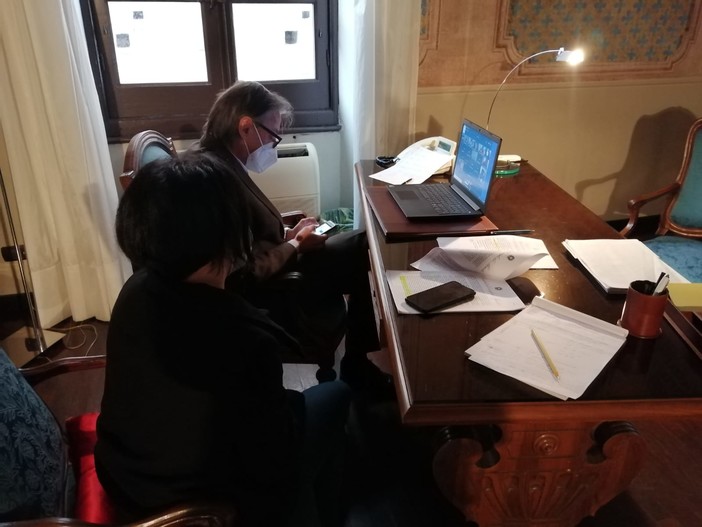 Albenga, il territorio si prepara alla riapertura delle scuole: videoconferenza con la Prefettura