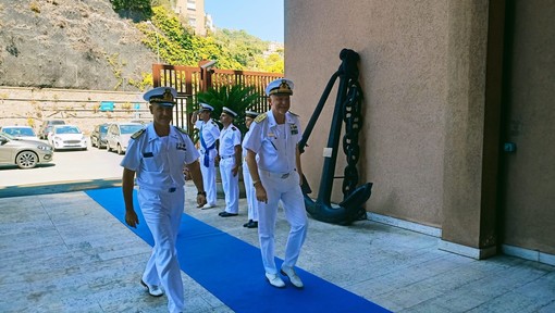 Alla Capitaneria di Porto-Guardia Costiera di Savona visita del direttore marittimo della Liguria Piero Pellizzari