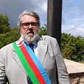 Con la fascia della Regione a Monte Manfrei, nuovo scontro tra Angelo Vaccarezza e l'Anpi