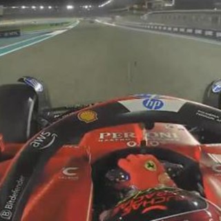 Leclerc deluso, pugni sul volante dopo Gp Abu Dhabi - Video