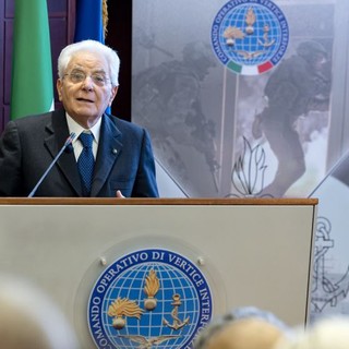 Mattarella “Dalle forze armate grande contributo al Paese”