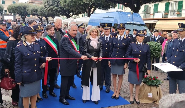 A Pietra si corre contro la violenza di genere: &quot;Reprimere non basta, dobbiamo arrivare prima&quot; (FOTO e VIDEO)