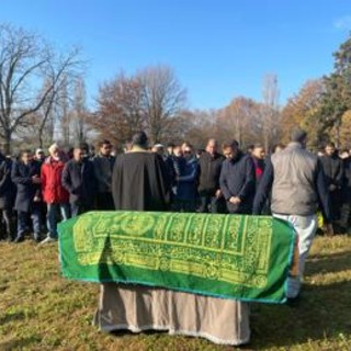 A Milano i funerali di Ramy, la raccomandazione dell'Imam: &quot;Stiamo calmi&quot;