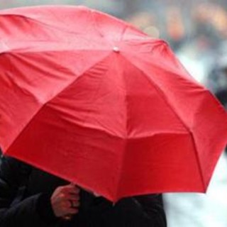 Allerta meteo arancione, ecco la burrasca di settembre: pioggia da Lombardia a Campania