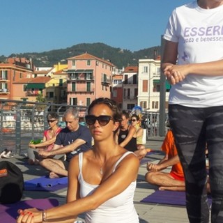 Alassio: lo Yoga non va in vacanza ed è gratuito per tutti