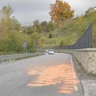 Auto contro un muro a Cengio, grave un giovane: ricoverato in codice rosso al Santa Corona